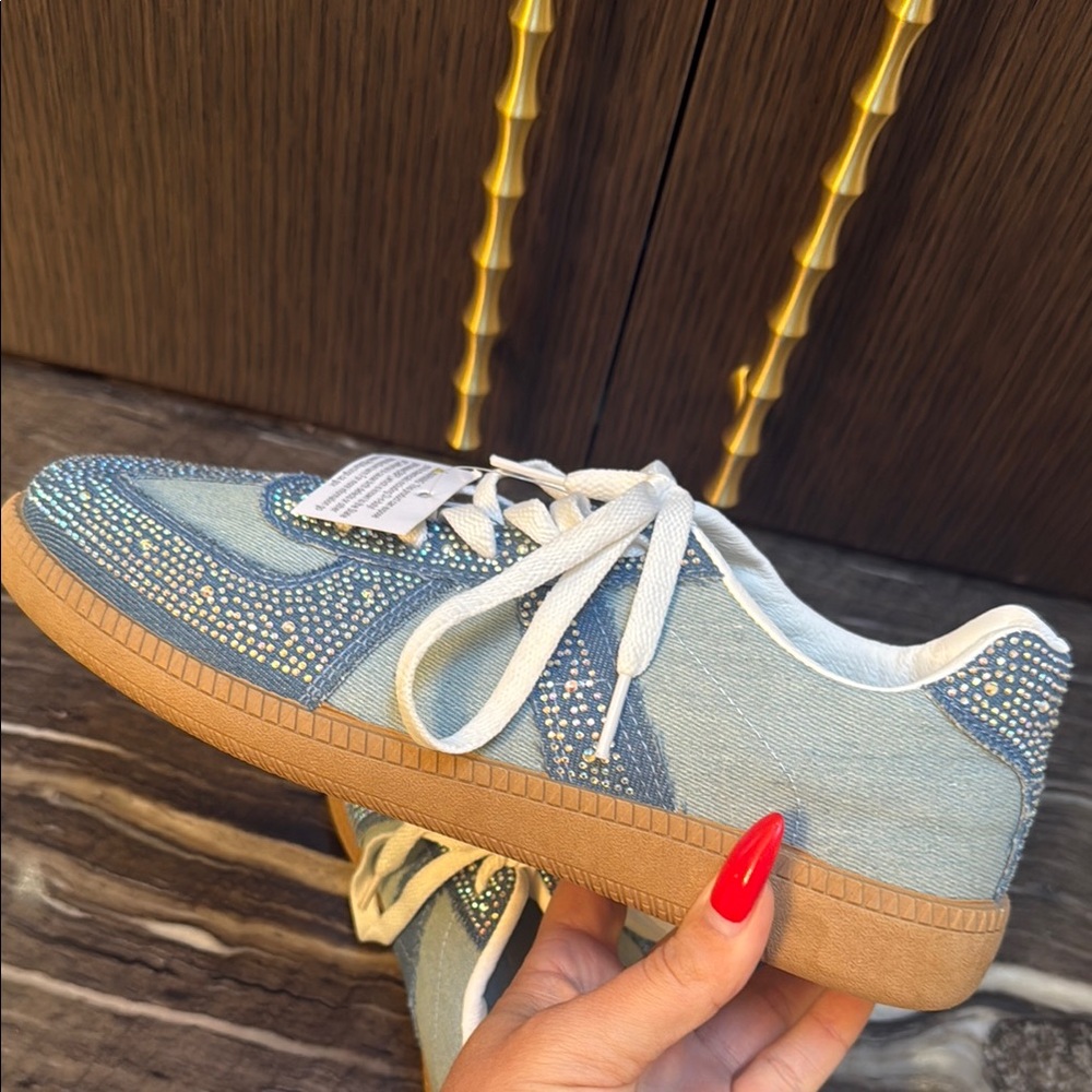 Stylish Blue Athletic Shoes with Rhinestone Accents - Picture 15 of 17